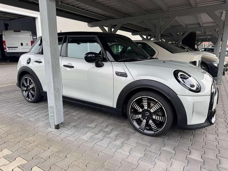 White silver Gebraucht 2023 Mini Cooper S Kleinwagen | 26.990 € (Fairer Preis) - Bild 1/1
