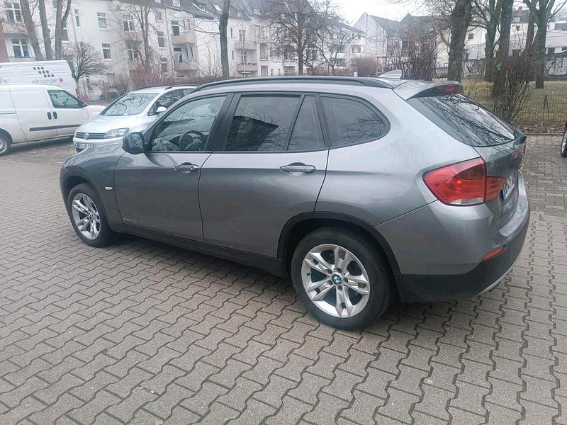 Gebraucht BMW X1 177 PS (130 kW) 2011 Grau SUV