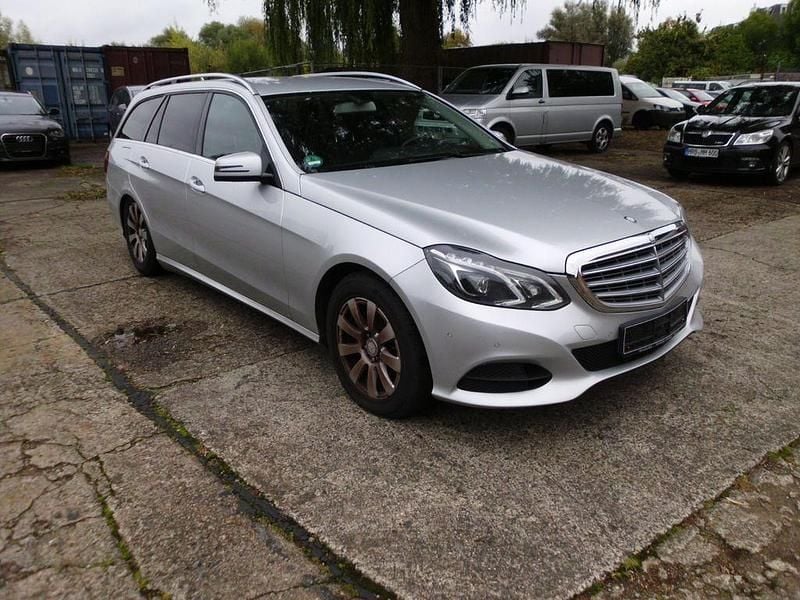 Gebraucht Mercedes E220 170 PS (125 kW) 2013 Silber Kombi