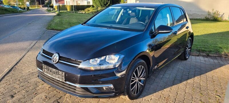 Schwarz Gebraucht 2018 VW Golf VII Sound Limousine | 14.990 € (Guter Preis) - Bild 1/4