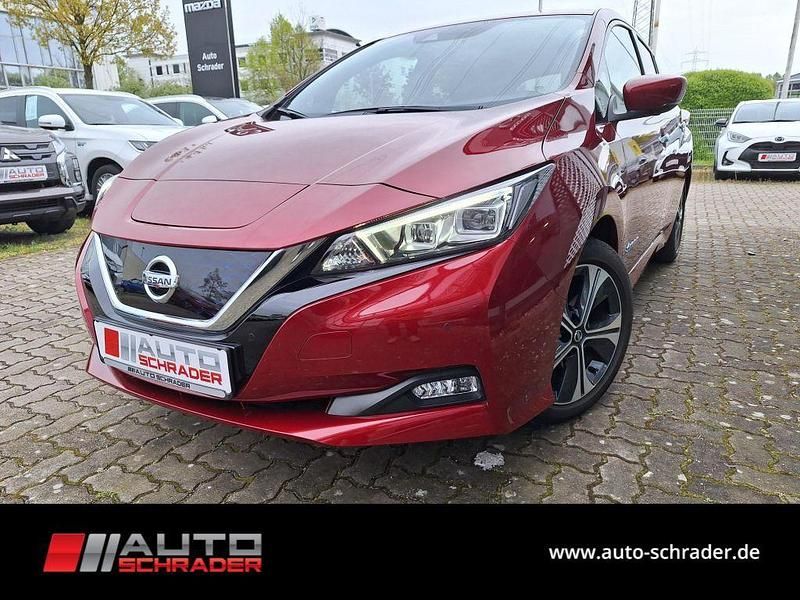 Rot Gebraucht 2019 Nissan Leaf N-Connecta Kleinwagen | 17.490 € (Teuer) - Bild 1/4