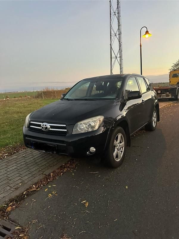 Schwarz Gebraucht 2006 Toyota RAV4 SUV | 2.900 € (Superpreis) - Bild 1/4
