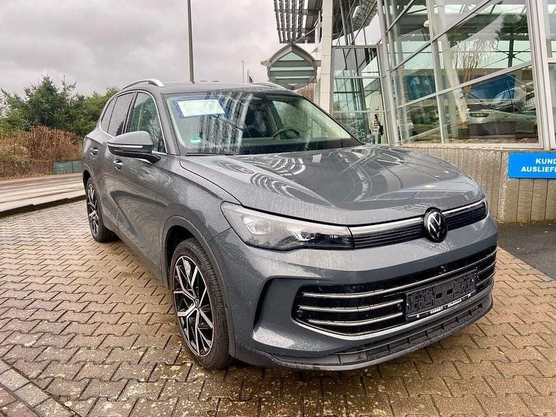 Grau Gebraucht 2025 VW Tiguan Elegance SUV | 39.990 € (Fairer Preis) - Bild 1/4