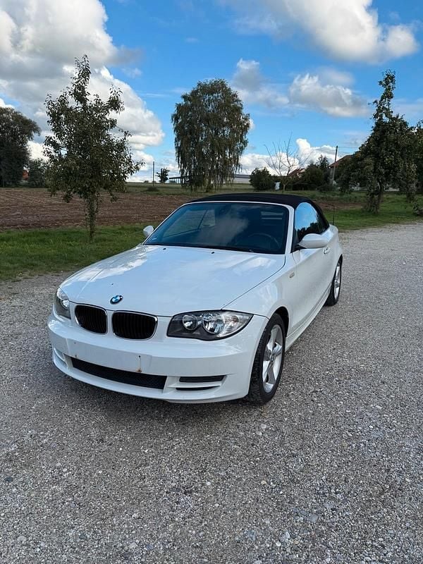 Weiß Gebraucht 2008 BMW 118 Cabriolet Cabrio | 7.900 € (Teuer) - Bild 1/4