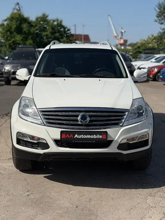 Gebraucht SsangYong Rexton Sapphire 155 PS (114 kW) 2015 Weiß SUV