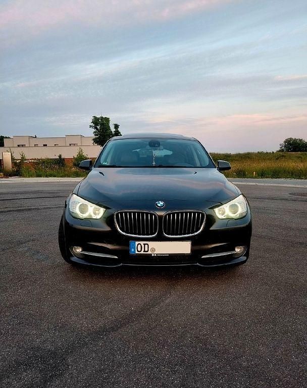Grau Gebraucht 2010 BMW 535 Gran Turismo Shadowline Limousine | 11.500 € (Etwas zu teuer) - Bild 1/4