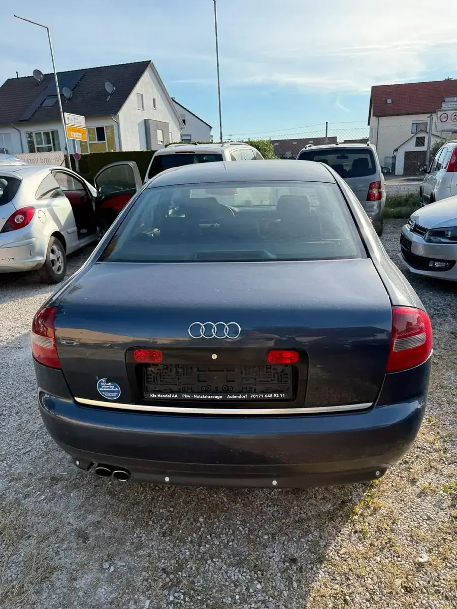 Gebraucht Audi A6 Basis 220 PS (161 kW) 2001 Blau Limousine