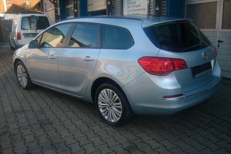 Gebraucht Opel Astra Eco 140 PS (102 kW) 2015 Blau Kombi
