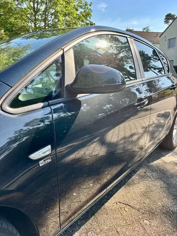 Gebraucht Opel Astra 140 PS (102 kW) 2012 Schwarz Kleinwagen