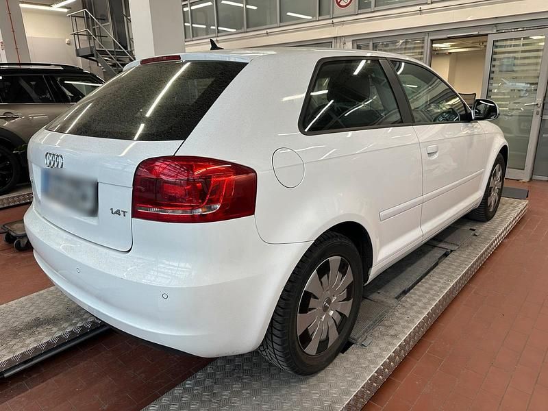 Gebraucht Audi A3 S-Line 125 PS (91 kW) 2008 Weiß Kleinwagen