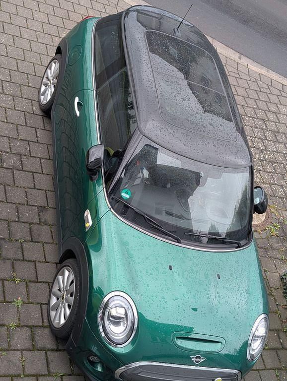 Grün Gebraucht 2020 Mini Cooper SE Kleinwagen | 16.900 € (Fairer Preis) - Bild 1/4