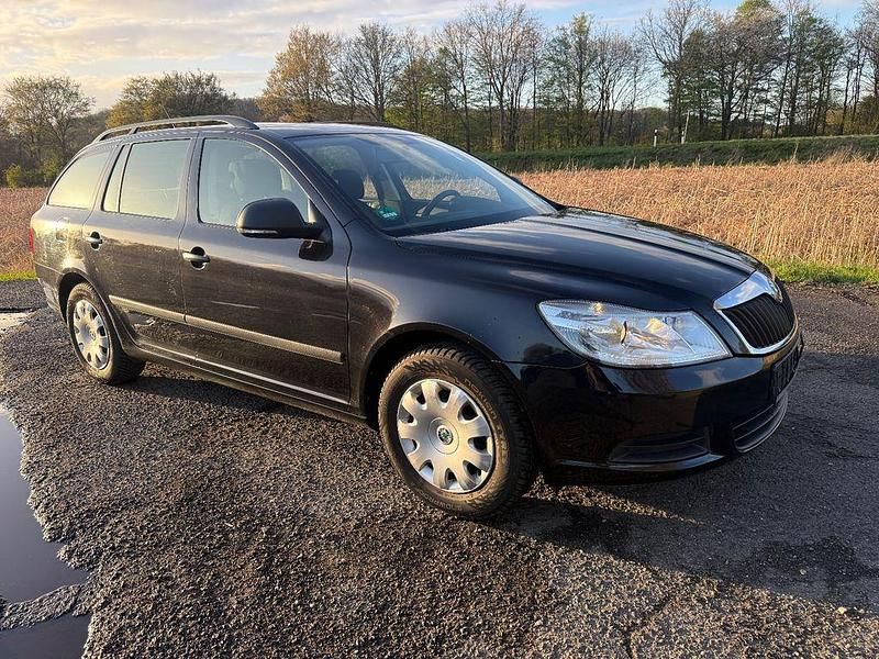 Gebraucht Skoda Octavia Active 102 PS (75 kW) 2013 Schwarz Limousine