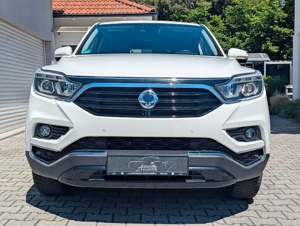 Gebraucht SsangYong Rexton Quartz 181 PS (133 kW) 2019 Weiß SUV