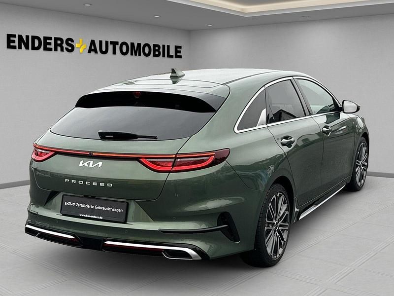 Neu Kia ProCeed GT-Line 140 PS (102 kW) 2025 Exg) experience green met. (gruen Kombi