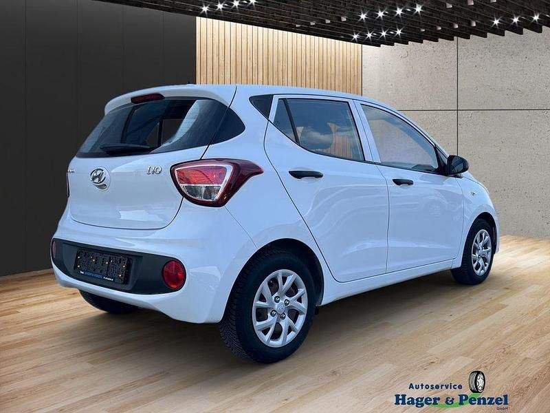 Gebraucht Hyundai i10 Select 115 PS (84 kW) 2019 Weiß Kleinwagen
