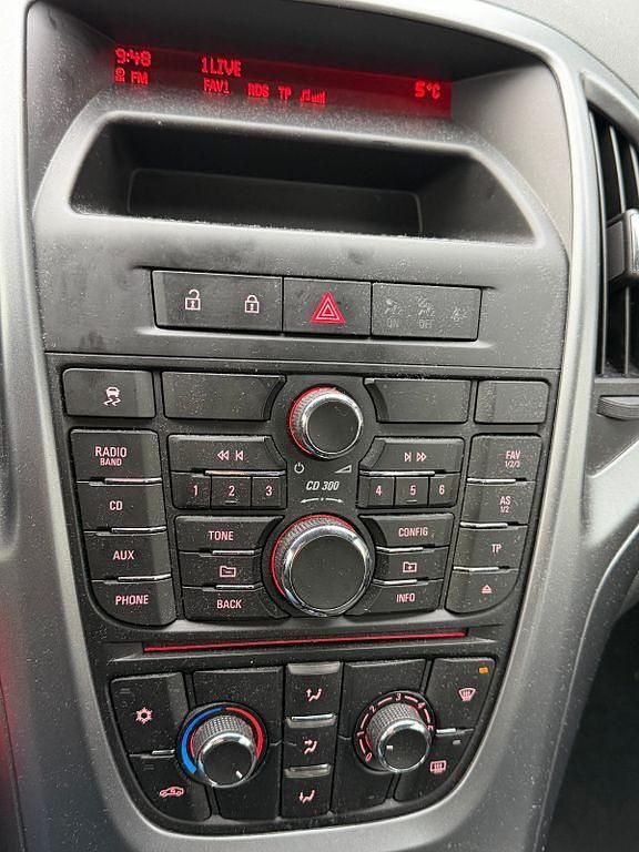 Gebraucht Opel Astra Selection 87 PS (63 kW) 2012 Weiß Limousine