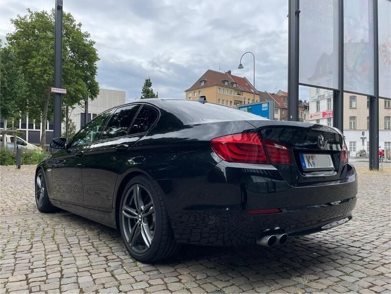 Schwarz Gebraucht 2010 BMW 528 Performance Limousine | 12.400 € (Guter Preis) - Bild 1/4