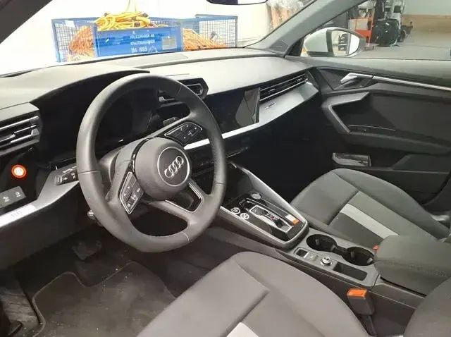 Gebraucht Audi A3 Advanced Plus 150 PS (110 kW) 2025 Gletscherweiß metallic