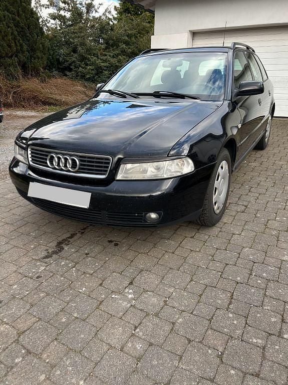 Schwarz Gebraucht 1999 Audi A4 Kombi | 800 € (Guter Preis) - Bild 1/4