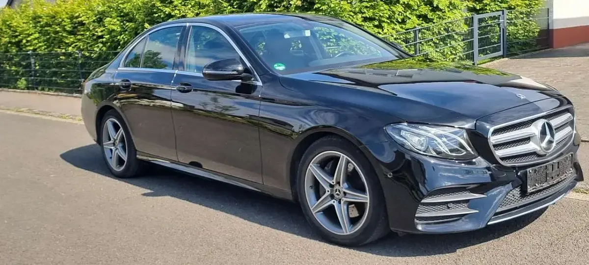 Gebraucht Mercedes E300 AMG line 245 PS (180 kW) 2019 Limousine