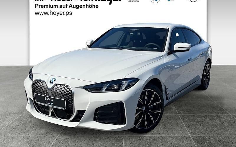 Alpinweiss iii Neu 2025 BMW i4 M Sport Limousine | 64.490 € (Etwas zu teuer) - Bild 1/4