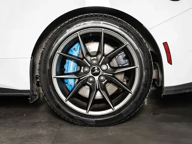 Gebraucht Ford Mustang Dark Horse 455 PS (334 kW) 2025 Liquidweiß Coupé