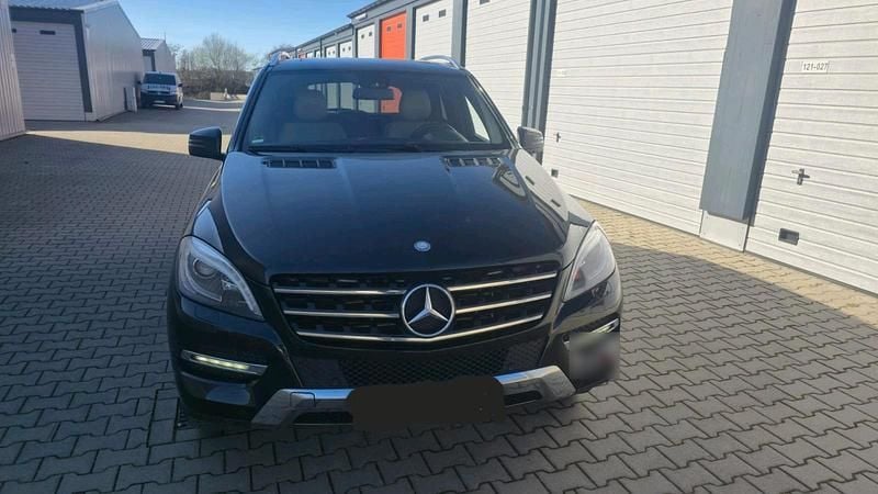 Gebraucht Mercedes ML350 258 PS (189 kW) 2014 Schwarz SUV