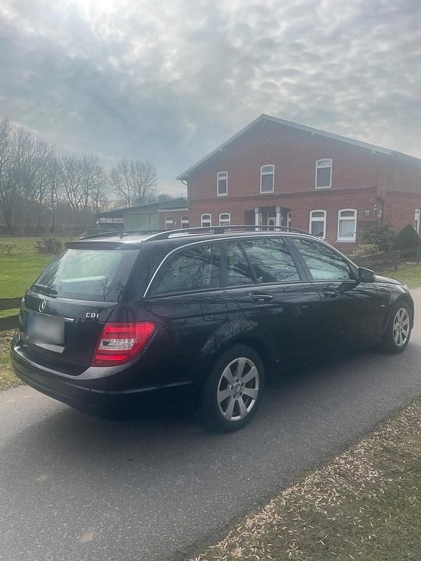 Gebraucht Mercedes C180 120 PS (88 kW) 2012 Schwarz Kombi
