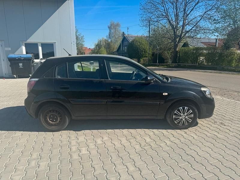 Usata Kia Rio 97 CV (71 kW) 2011 Nero Berlina