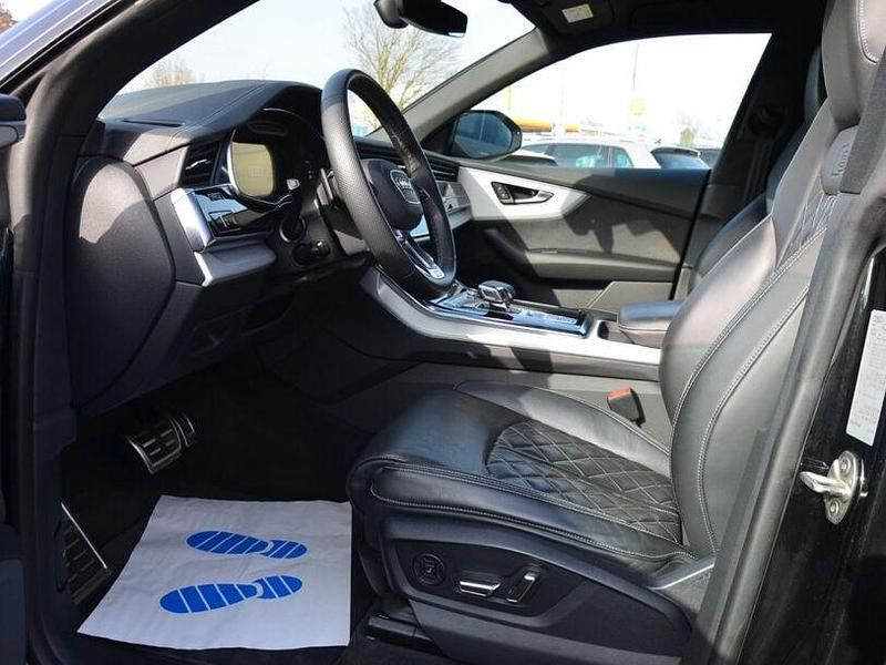 Gebraucht Audi Q8 S-Line 286 PS (210 kW) 2023 Mythosschwarz metallic (metallic) SUV