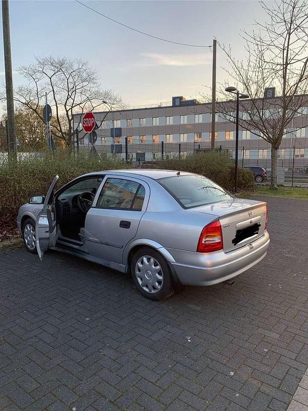 Gebraucht Opel Astra 90 PS (66 kW) 1998 Limousine