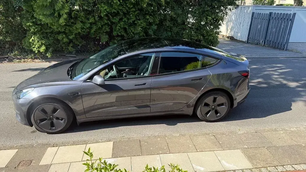 Gebraucht Tesla Model 3 366 kW (498 PS) 2022 Grau Limousine