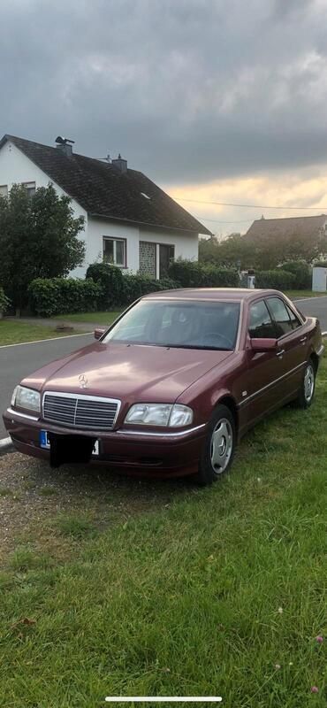 Rot Gebraucht 1999 Mercedes C180 Elegance Limousine | 3.100 € (Guter Preis) - Bild 1/4