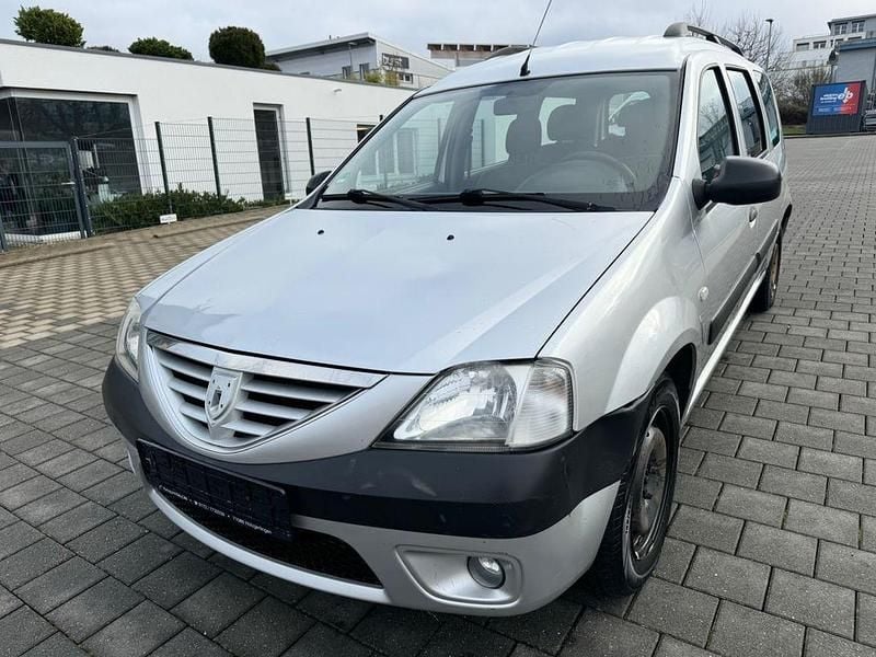 Grau Gebraucht 2008 Dacia Logan MCV Lauréate Kombi | 1.490 € (Superpreis) - Bild 1/4