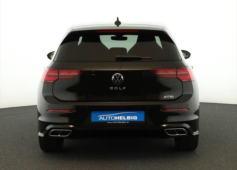 Gebraucht VW Golf R-line 150 PS (110 kW) 2024 Mythos black metallic SUV