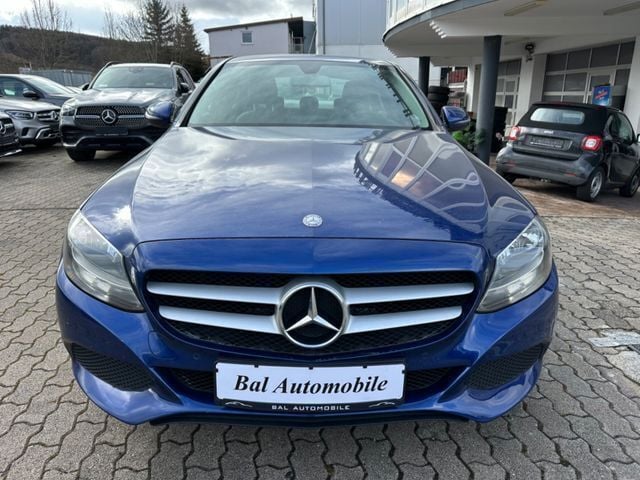 Gebraucht Mercedes C200 136 PS (100 kW) 2017 Blau Limousine