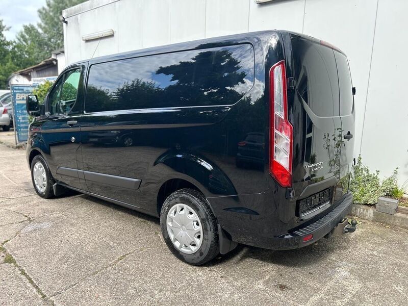 Gebraucht Ford Transit Custom Trend 131 PS (96 kW) 2019 Iridiumschwarz metallic Van / Kleinbus