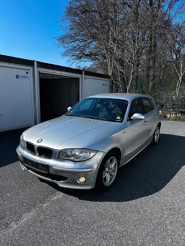 Gebraucht BMW 118 122 PS (89 kW) 2005 Silber Kleinwagen