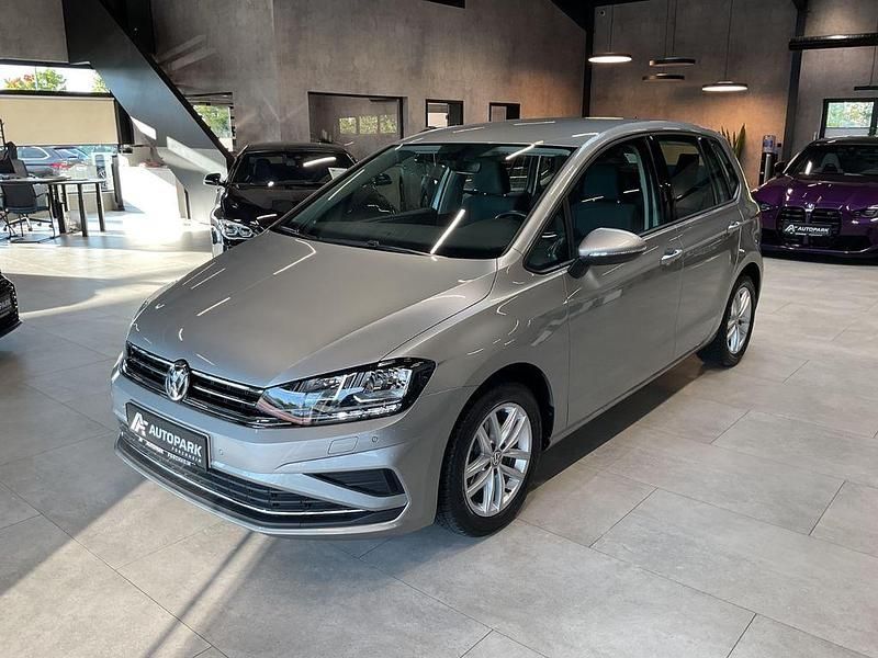 Silber Gebraucht 2018 VW Golf Sportsvan Comfortline Van / Kleinbus | 18.480 € (Fairer Preis) - Bild 1/4