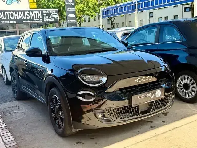 Gebraucht Fiat 600 101 PS (74 kW) 2024 Schwarz SUV