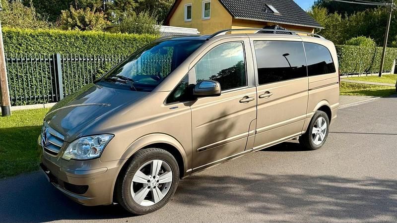 Beige Gebraucht 2012 Mercedes Viano Edition Van / Kleinbus | 10.000 € (Superpreis) - Bild 1/4