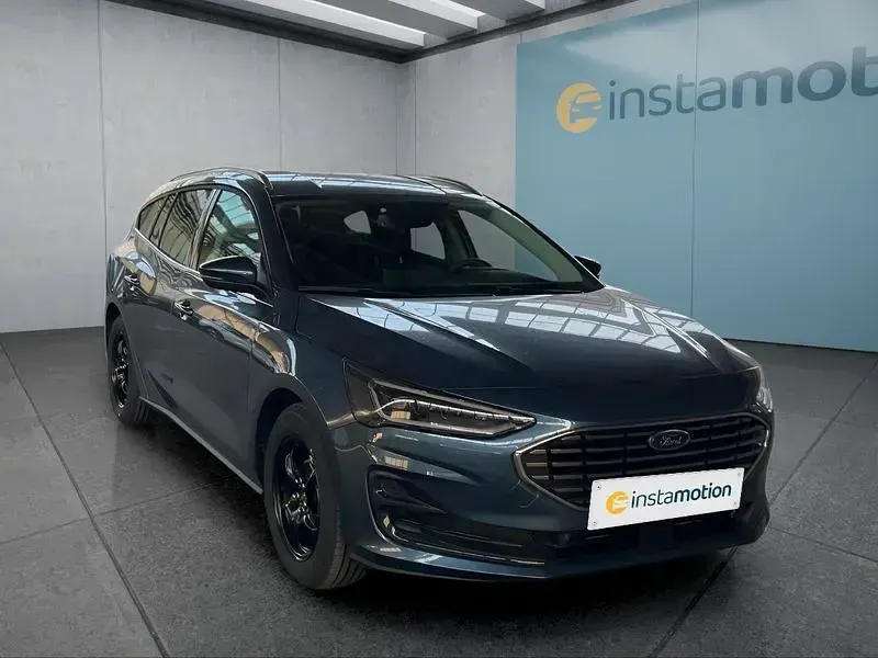 Neu Ford Focus Titanium 155 PS (114 kW) 2025 Blau Kombi