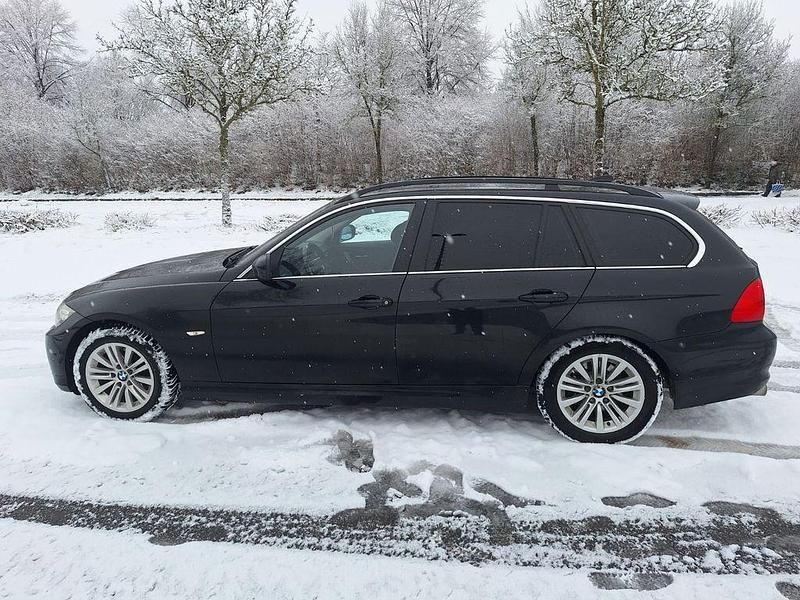 Gebraucht BMW 325 Sport Line 218 PS (160 kW) 2008 Schwarz Kombi