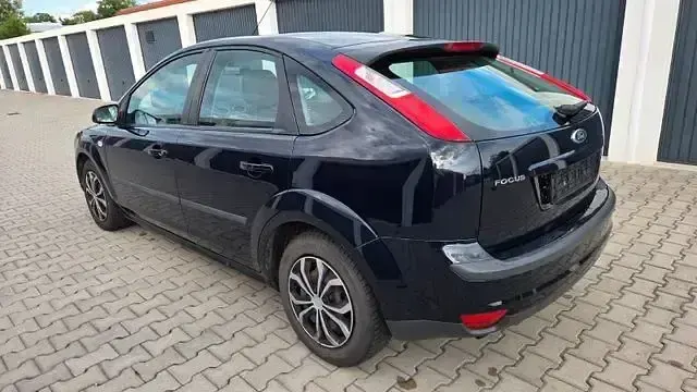 Gebraucht Ford Focus 101 PS (74 kW) 2006 Blau Limousine