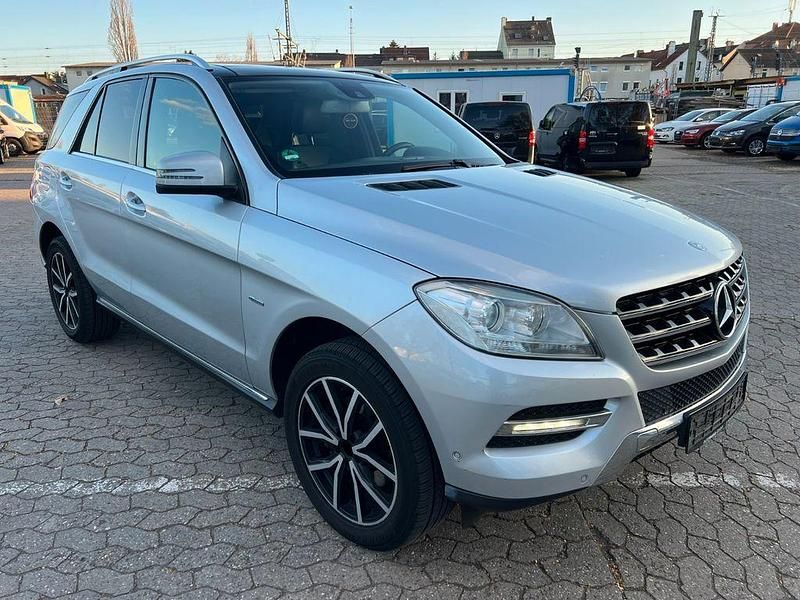 Gebraucht Mercedes ML350 258 PS (189 kW) 2012 Silber SUV
