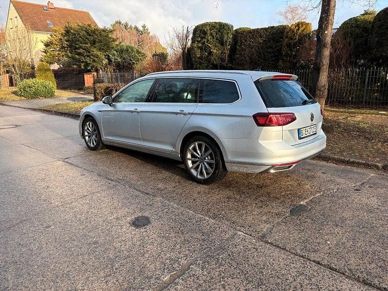 Gebraucht VW Passat GTE 156 PS (114 kW) 2022 Silber Kombi