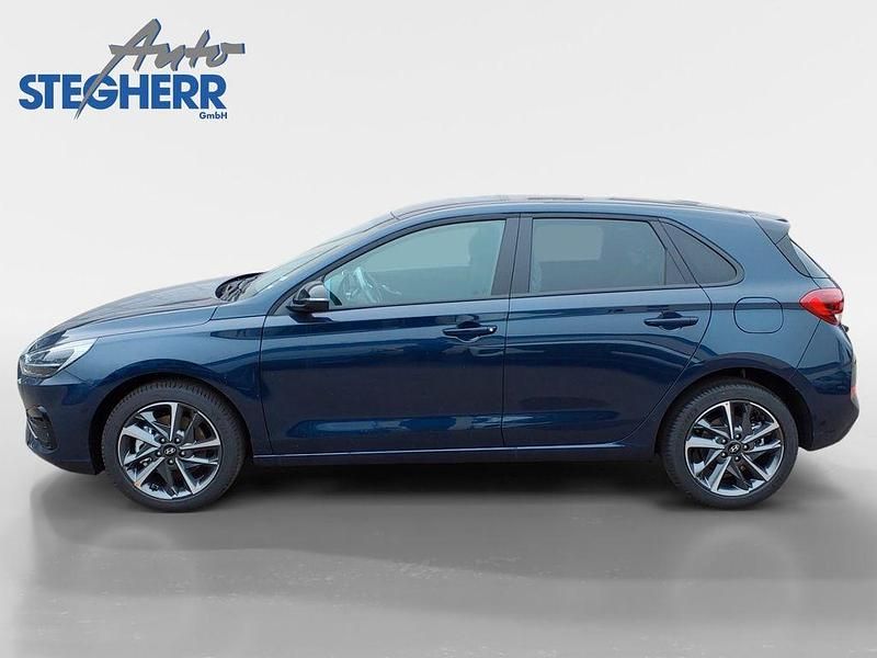 Neu Hyundai i30 Advantage 140 PS (102 kW) 2025 Blau Limousine