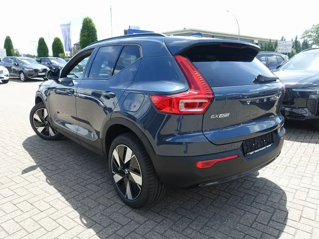 Neu Volvo EX40 Plus 185 kW (252 PS) 2026 Blau SUV