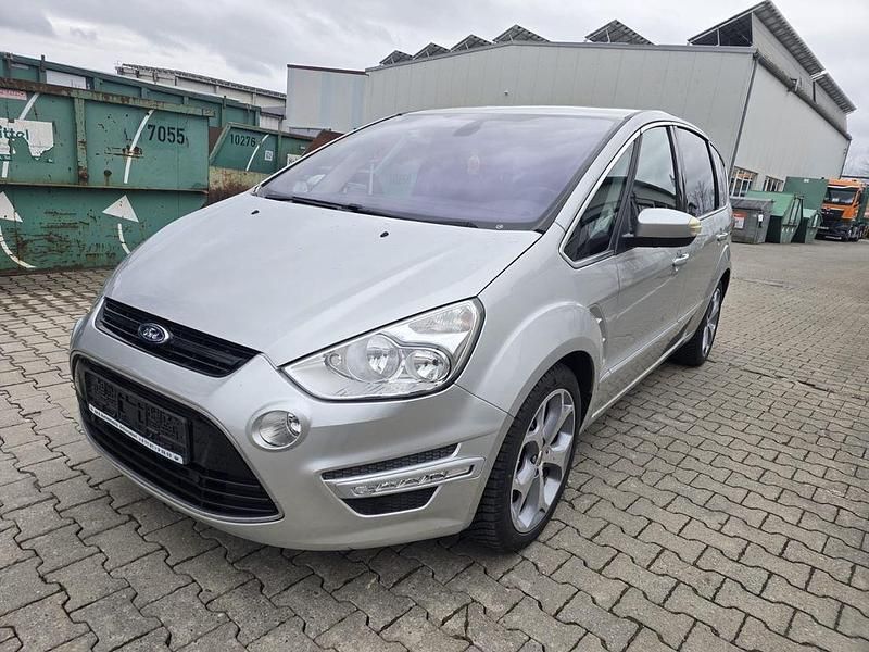 Gebraucht Ford S-MAX Titanium 140 PS (102 kW) 2011 Silber Van / Kleinbus
