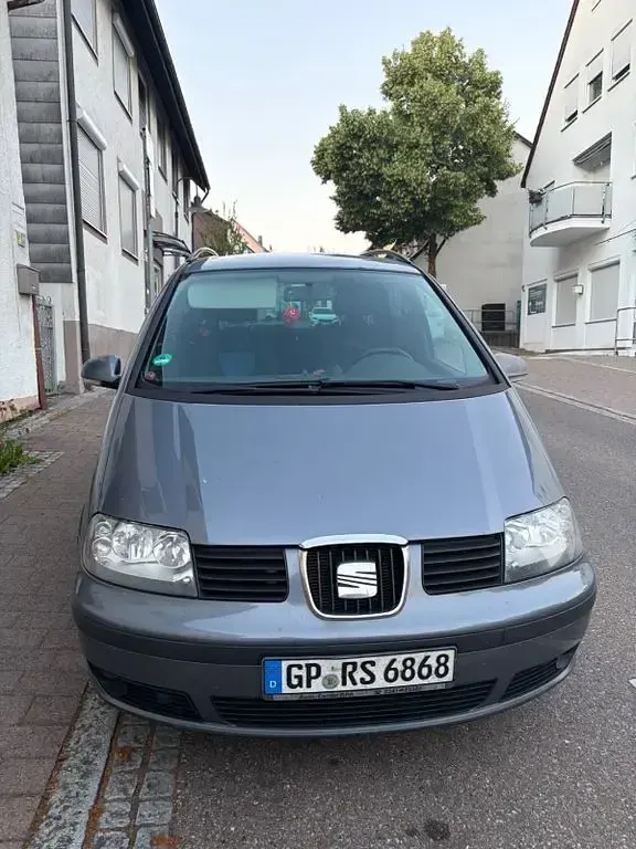 Gebraucht Seat Alhambra Sport 140 PS (102 kW) 2009 Grau Van / Kleinbus